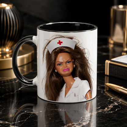Barbie Nurse – Viral Meme - Mugg med Färgdetaljer