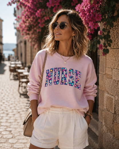 Sjuksköterska Sweatshirt | Blommig Text